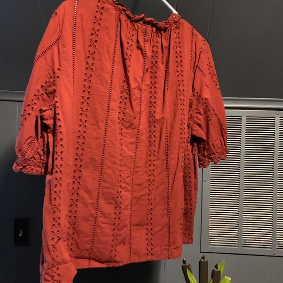 Universal Thread top - Picture 2 of 4